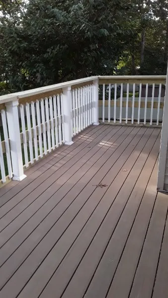 Finished deck and railing